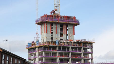 Low on-site material requirements due to early striking with the drophead and fast deployment of the panels and beams in the next storey.