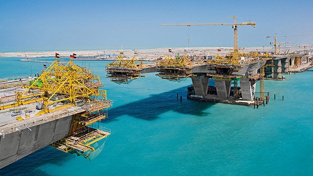 <p>With a length of 1.455 km and the impressive width of 60 m, the Sheikh Khalifa Bridge connects the mainland of Abu Dhabi in the United Arab Emirates with Saadiyat Island.</p><br/>