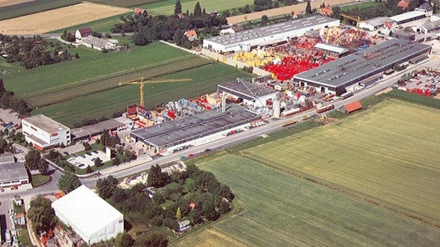 <p>The plant grows extremely fast. Large production halls and outdoor storage areas are part of the company premises.</p><br/>